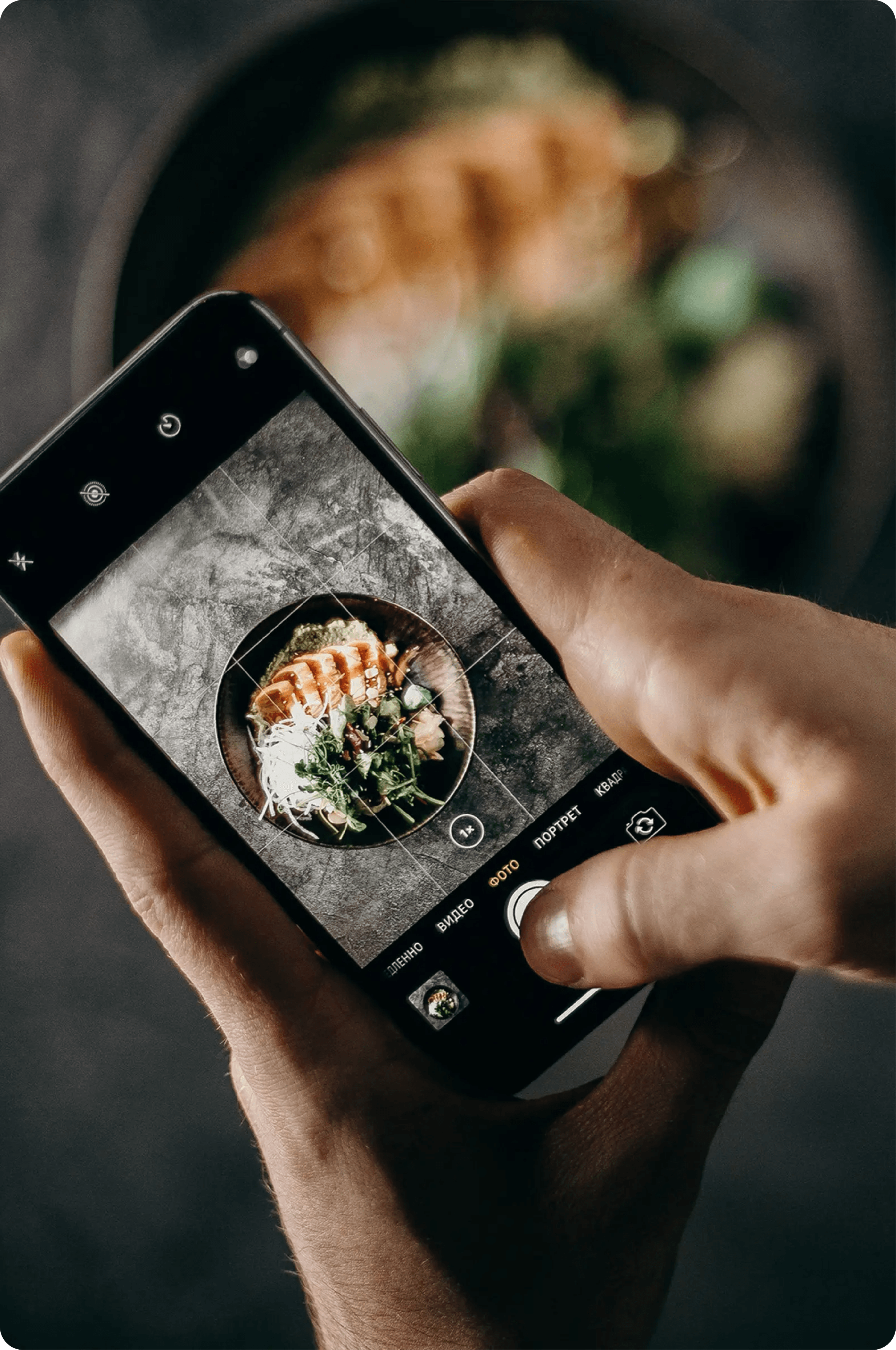 Stůl připravený k servírování v restauraci Venezia