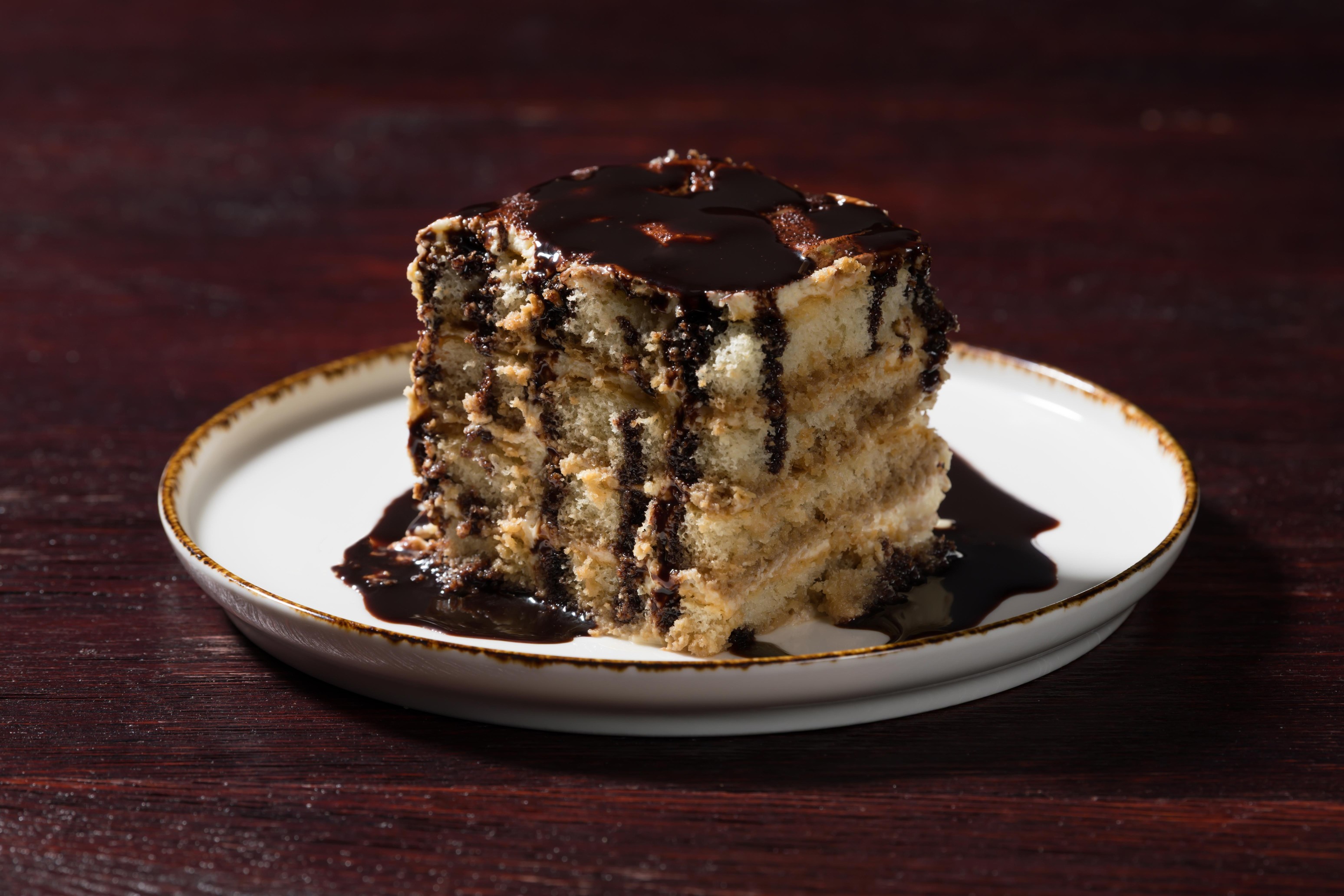 Čerstvé suroviny s rajčaty a kořením