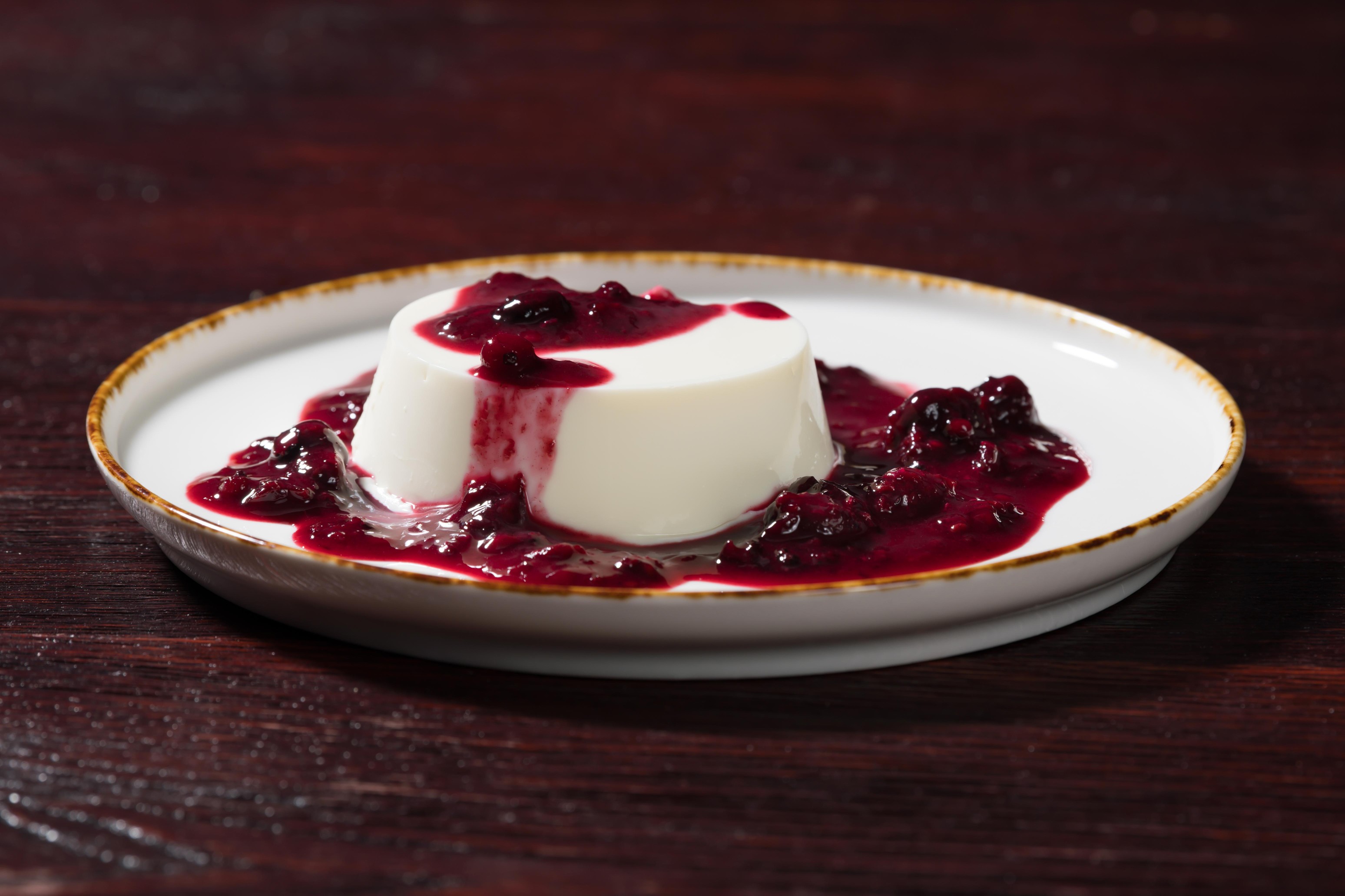 Šťavnaté maso podávané s bramborovou kaší